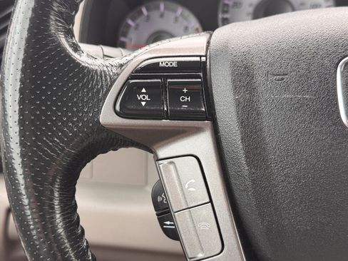 Used 2015 Honda Pilot Touring image 12
