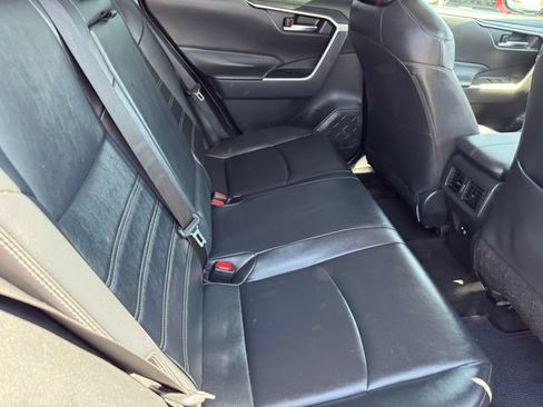 Used 2021 Toyota RAV4 XLE Premium w/ Carpet Mat Package (TMS) FWD image 8