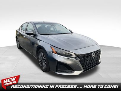 Used 2023 Nissan Altima 2.5 SV