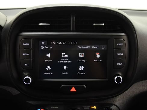 Used 2025 Kia Soul LX w/ LX Technology Package FWD image 18
