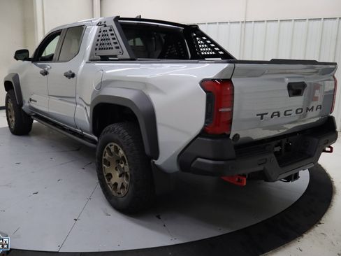 Used 2024 Toyota Tacoma Trailhunter image 6