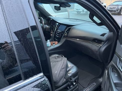 Used 2019 Cadillac Escalade Platinum image 13