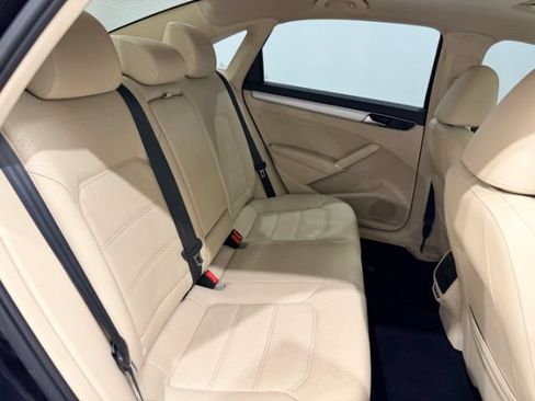 Used 2019 Volkswagen Passat 2.0T Wolfsburg w/ Wheels & Sunroof Package FWD image 38