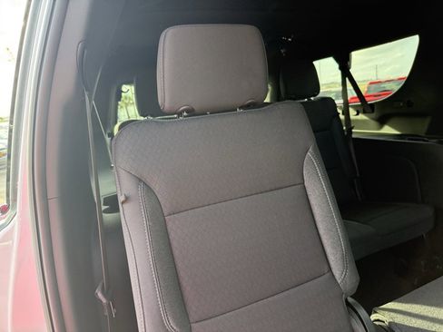 New 2026 Chevrolet Suburban LS image 39