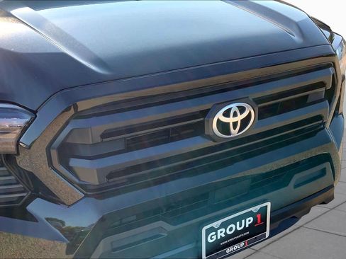 Used 2025 Toyota Tacoma SR RWD image 28