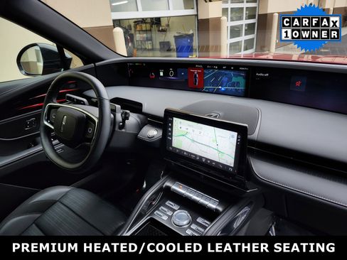 Used 2024 Lincoln Nautilus Reserve w/ Equipment Group 202A image 4