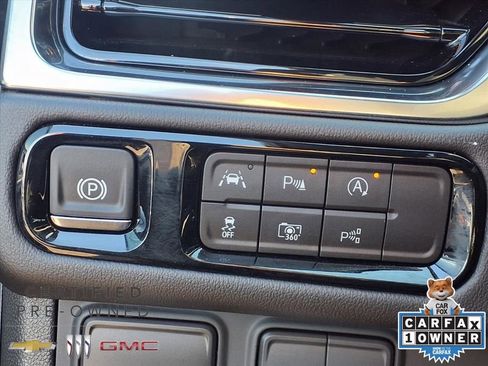 Certified 2025 GMC Yukon XL Elevation image 8