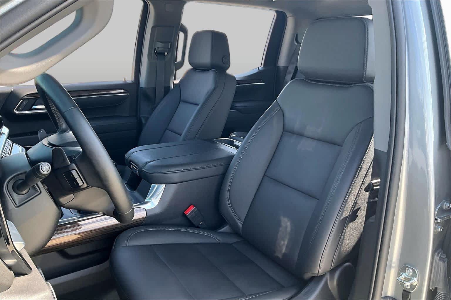 Used 2026 Chevrolet Silverado 1500 LT Trail Boss w/ Convenience Package II AWD/4WD image 7