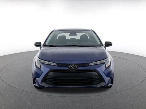 Used 2025 Toyota Corolla LE FWD image 2