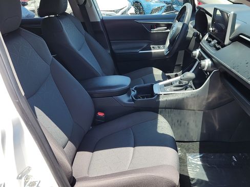 Certified 2025 Toyota RAV4 XLE AWD/4WD image 32