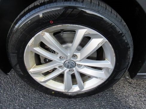 Used 2020 Volkswagen Passat 2.0T SE w/ Sunroof Package image 9