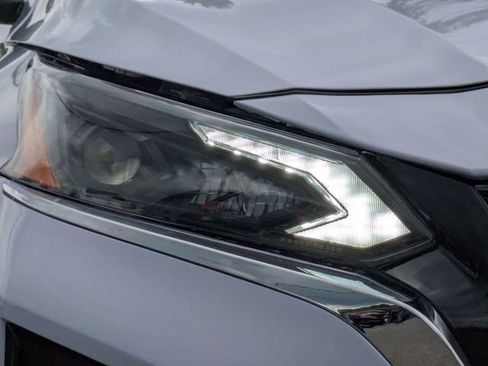 Used 2024 Nissan Altima 2.5 SR FWD image 10