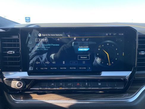 Used 2025 Chevrolet Silverado 1500 LT image 12