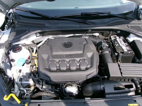 Used 2020 Volkswagen Passat 2.0T SE image 9