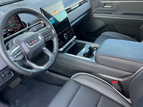 Used 2026 GMC Sierra EV Elevation w/ LPO, Elevation Dark Package AWD/4WD image 10