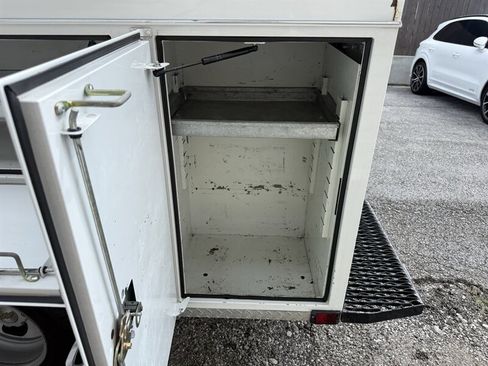 Used 2018 Chevrolet Express 3500 w/ Power Convenience Package RWD image 26