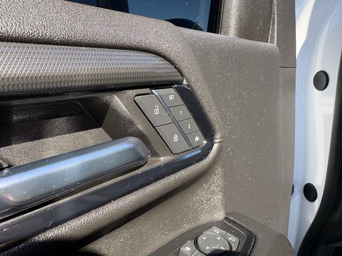 Used 2024 GMC Sierra 2500 AT4 w/ AT4 Premium Plus Package image 17