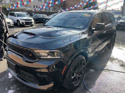 Used 2023 Dodge Durango R/T w/ Hemi Orange Plus Package image 14