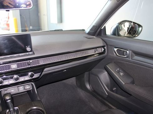 Used 2022 Honda Civic Sport image 25