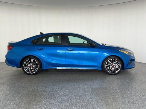 Used 2022 Kia Forte GT FWD image 2