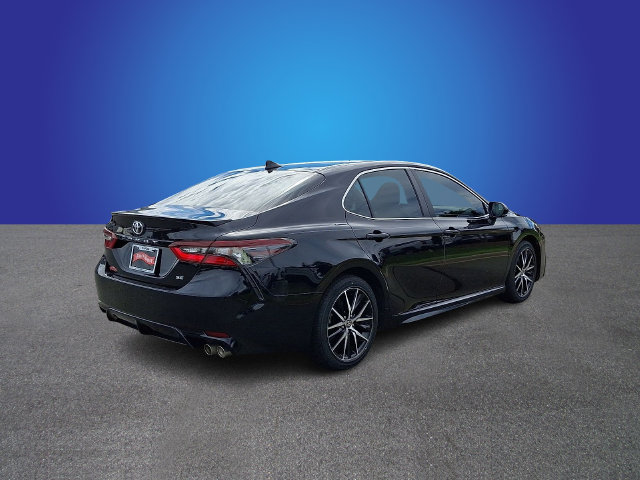 Used 2024 Toyota Camry SE w/ Convenience Package FWD image 4