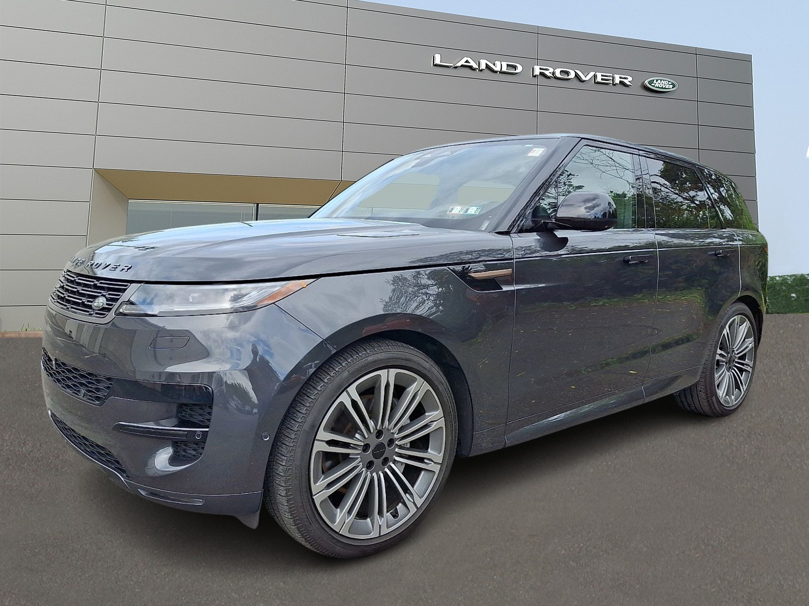 Used 2026 Land Rover Range Rover Sport SE AWD/4WD image 1