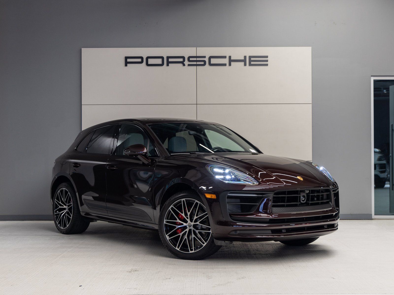 Certified 2026 Porsche Macan S AWD/4WD image 9