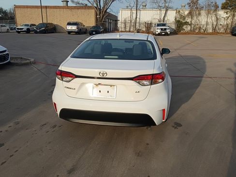 Used 2025 Toyota Corolla LE image 10