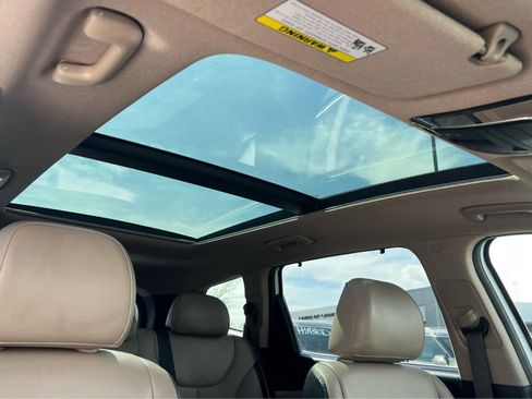 Used 2021 Hyundai Santa Fe Limited image 21