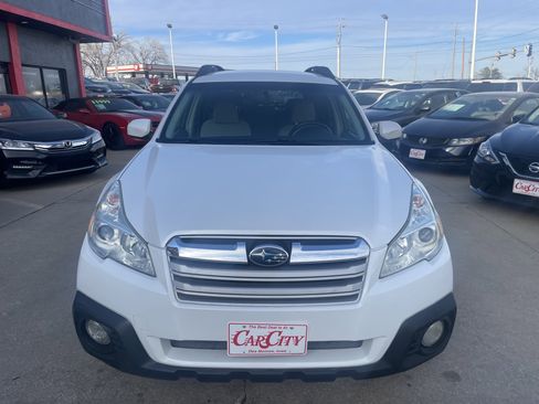 Used 2013 Subaru Outback 2.5i Premium w/ Popular Pkg 1A image 2