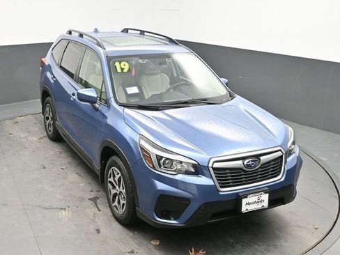 Used 2019 Subaru Forester Premium image 19
