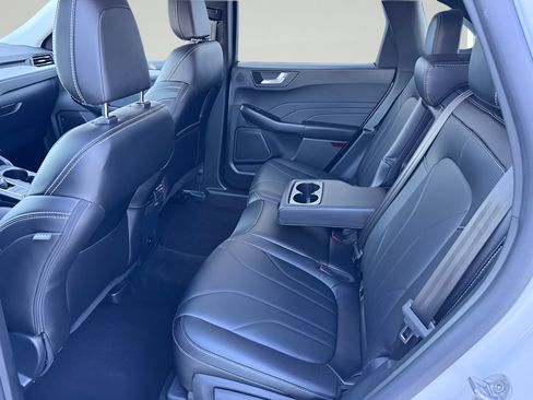 Used 2025 Ford Escape Platinum w/ Premium Technology Package FWD image 19