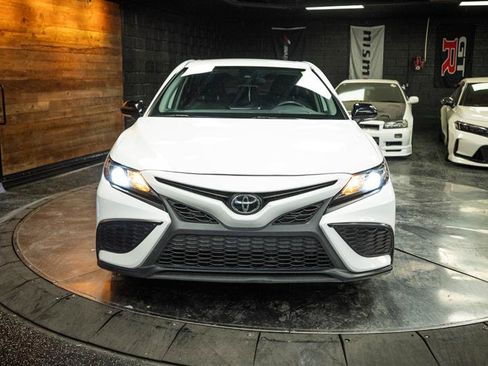 Used 2023 Toyota Camry SE image 4