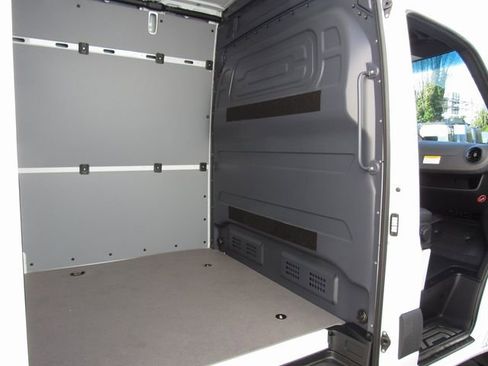 Used 2025 Mercedes-Benz Sprinter 2500 image 19