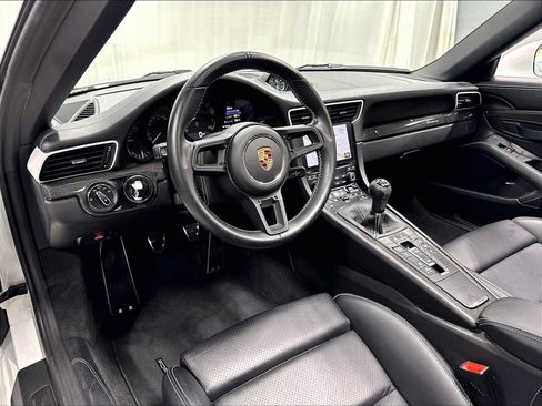 Used 2019 Porsche 911 Speedster RWD image 6
