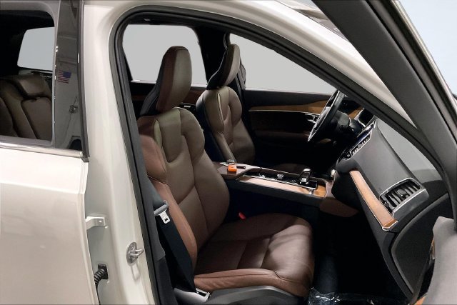 Certified 2024 Volvo XC90 B5 Plus w/ Protection Package Premier AWD/4WD image 10