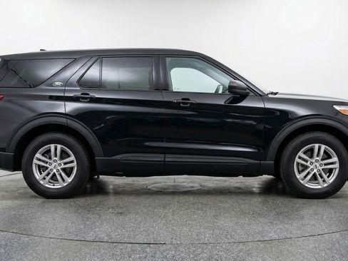 Used 2024 Ford Explorer XLT w/ Equipment Group 202A image 11