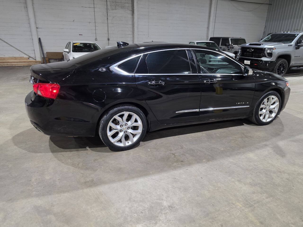 Used 2019 Chevrolet Impala Premier FWD image 13