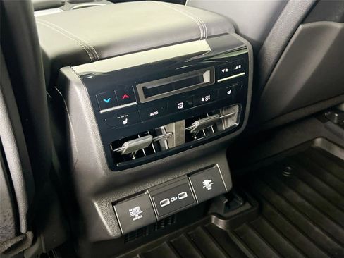 Used 2023 Acura MDX SH-AWD w/ Advance Package image 24