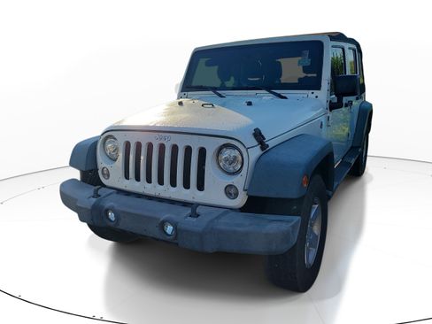 Used 2018 Jeep Wrangler Unlimited Sport S AWD/4WD image 3