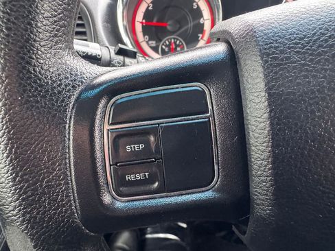 Used 2016 Dodge Grand Caravan SXT image 30