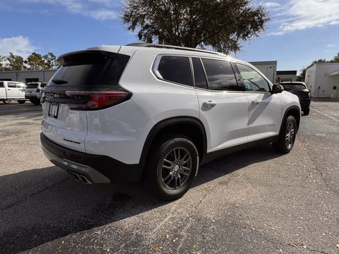 Used 2025 GMC Acadia Elevation FWD image 9