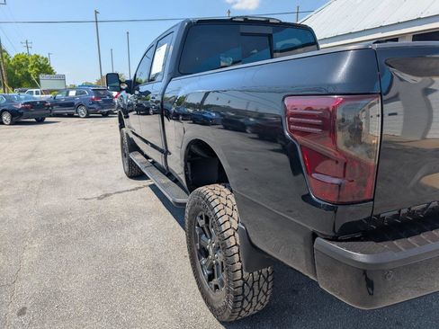 Used 2016 Nissan Titan SL AWD/4WD image 9