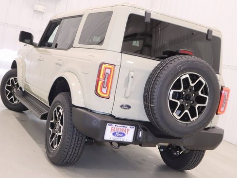 New 2025 Ford Bronco Outer Banks image 30