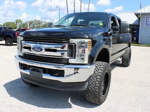 Used 2018 Ford F250 XLT AWD/4WD image 3