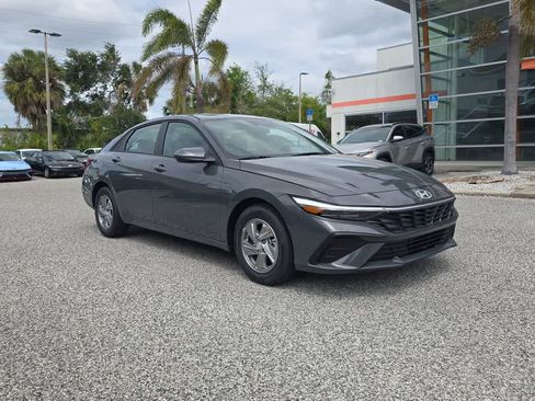 New 2026 Hyundai Elantra SE image 9