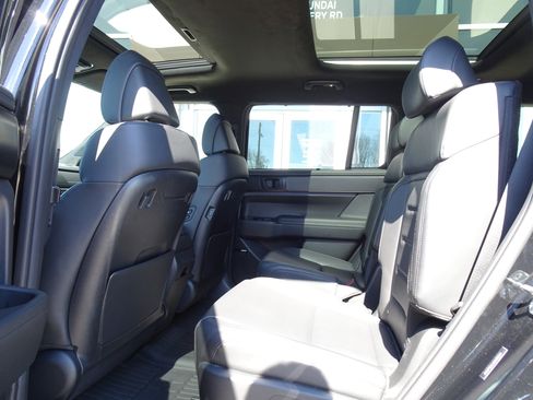 Used 2024 Hyundai Santa Fe Calligraphy image 16