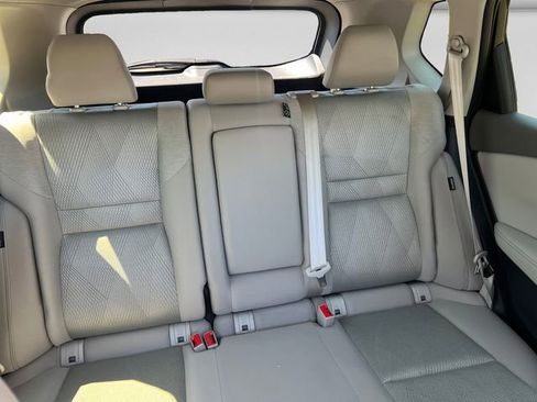 Used 2025 Nissan Rogue SV AWD/4WD image 17