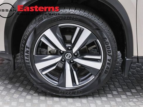 Used 2021 Nissan Rogue SL AWD/4WD image 34