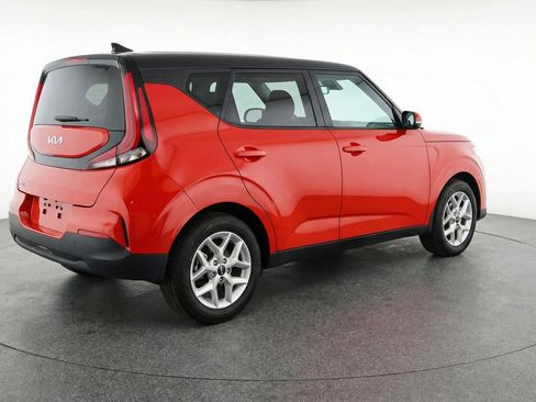 Used 2025 Kia Soul LX w/ LX Technology Package FWD image 7